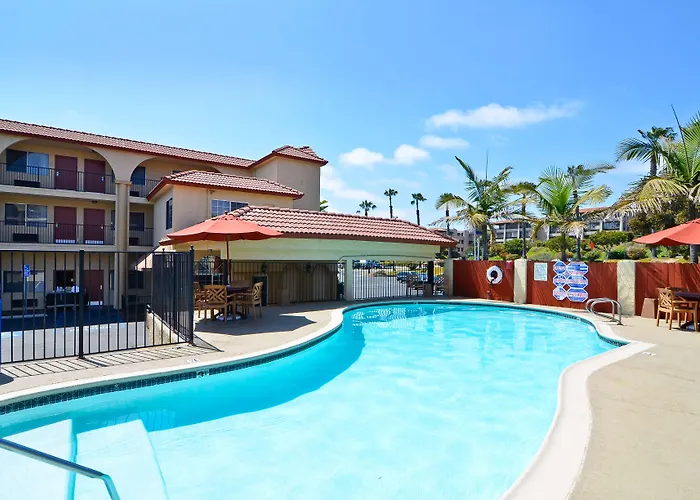 Hotels with pool Best Western Mission Bay
