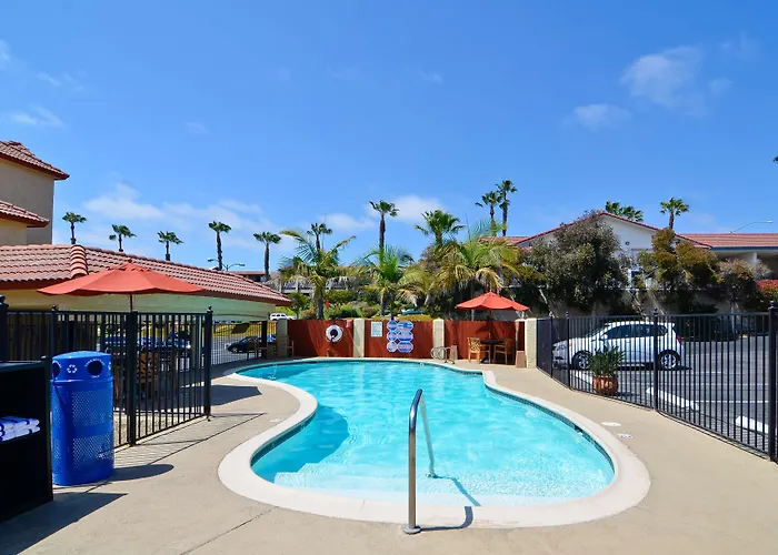 Hotels with pool Best Western Mission Bay