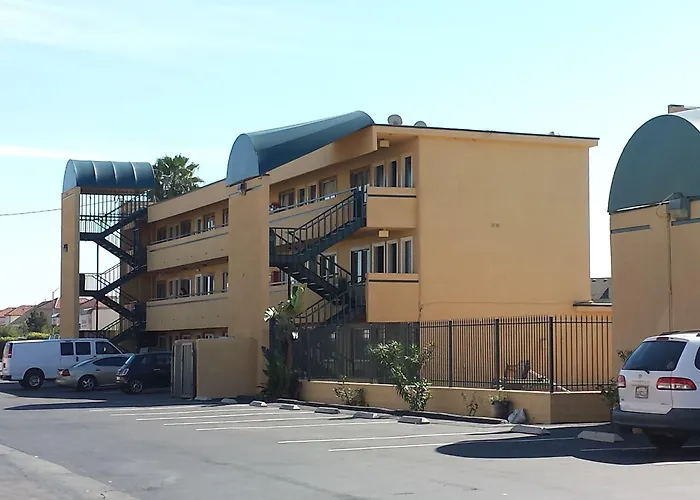 Resorts Guide Travelodge By Wyndham San Diego Seaworld