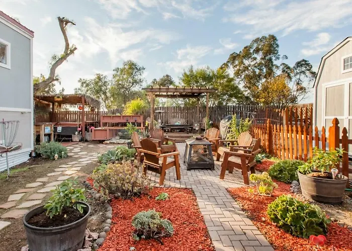 Charming Tiny Home With A Private Hot Tub